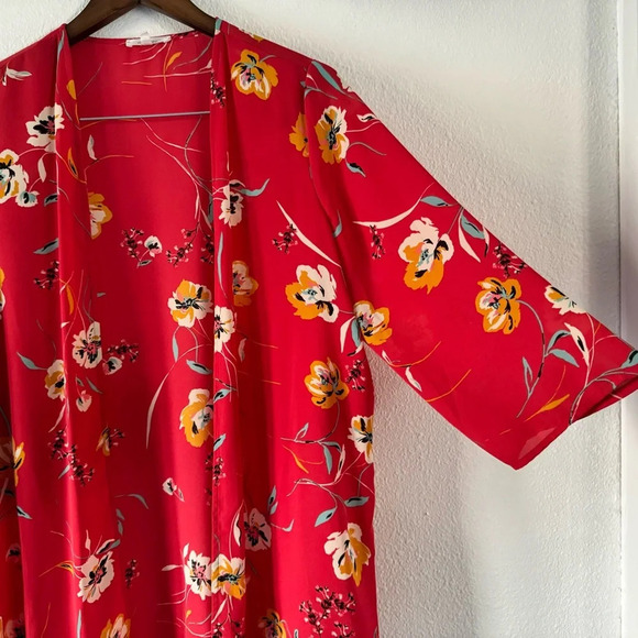 Maurice’s Kimono Flutter Open Front Floral Red Vibrant Womens Medium Breezy - Picture 3 of 11